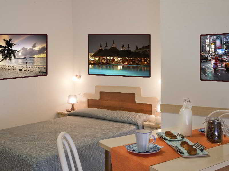 Residence Mediterraneo Rimini Bagian luar foto