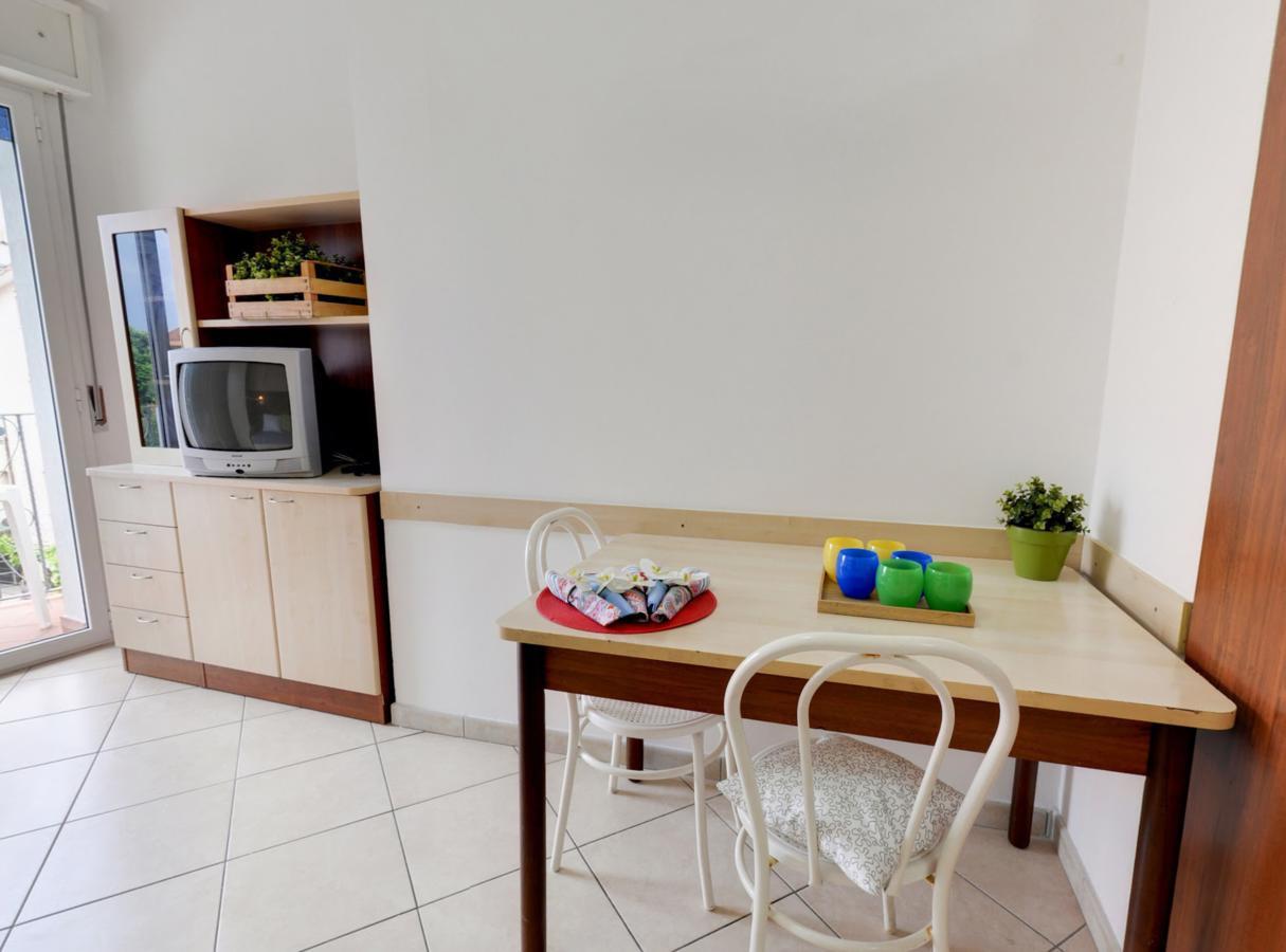 Residence Mediterraneo Rimini Bagian luar foto