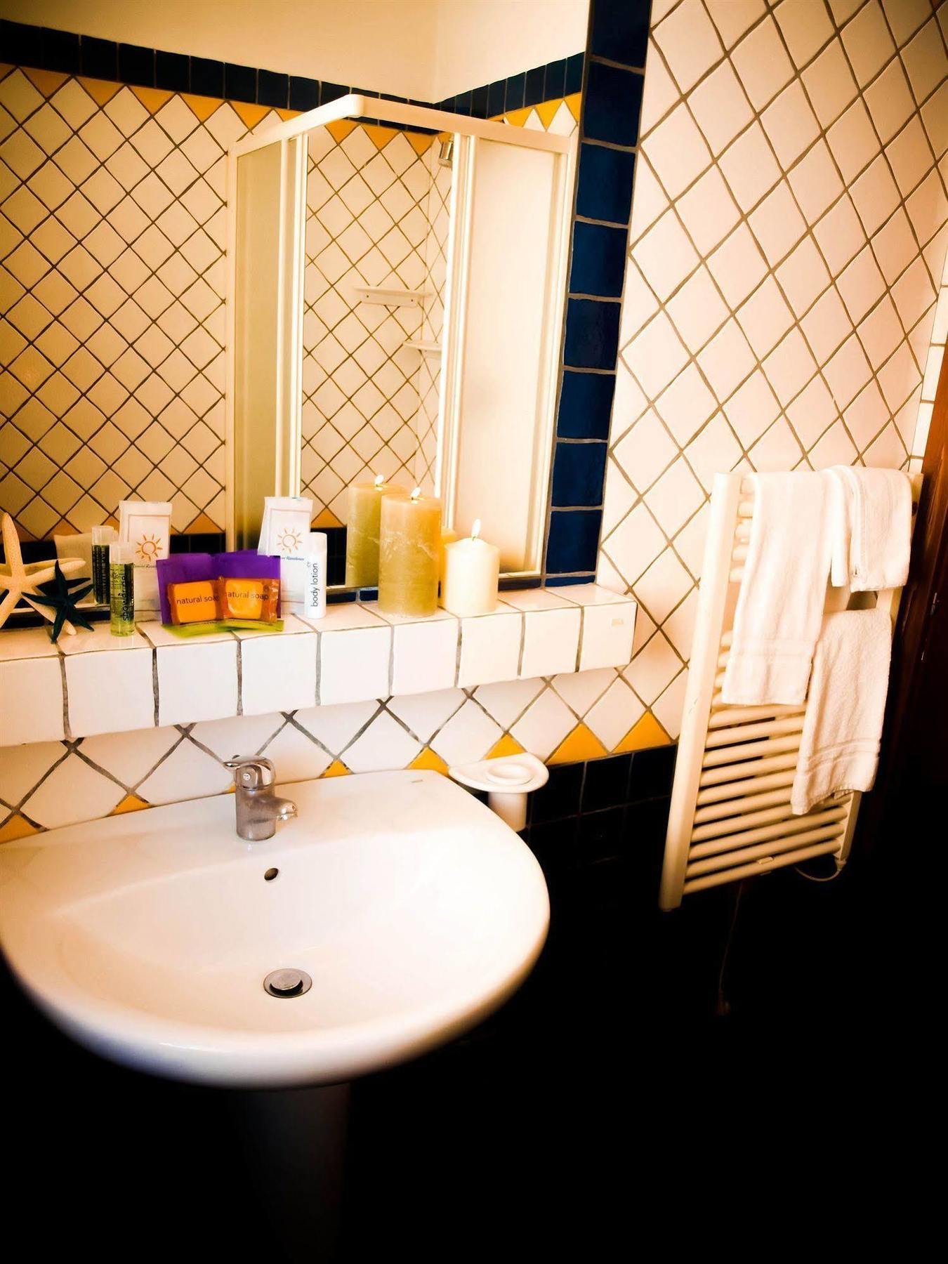 Residence Mediterraneo Rimini Bagian luar foto