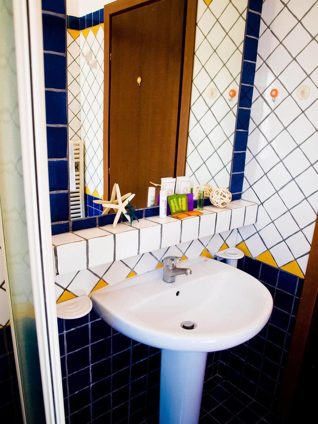 Residence Mediterraneo Rimini Bagian luar foto